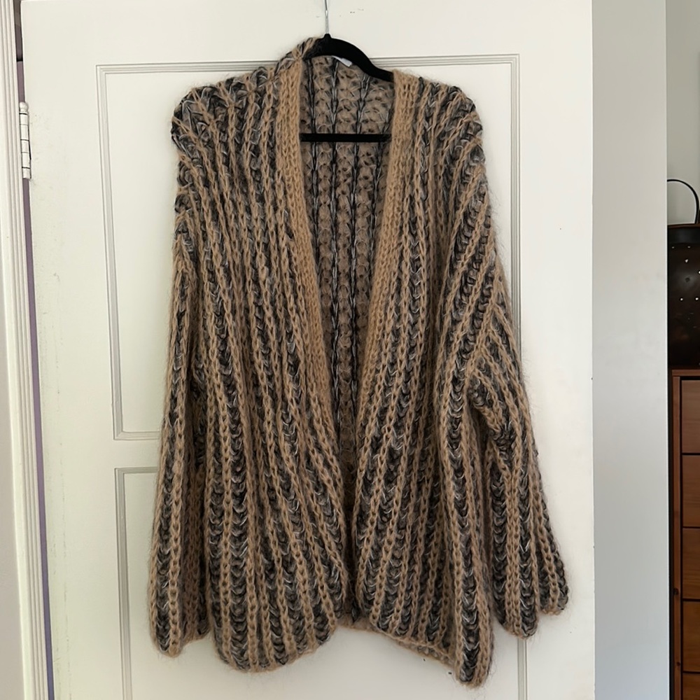 Maiami sweater size small